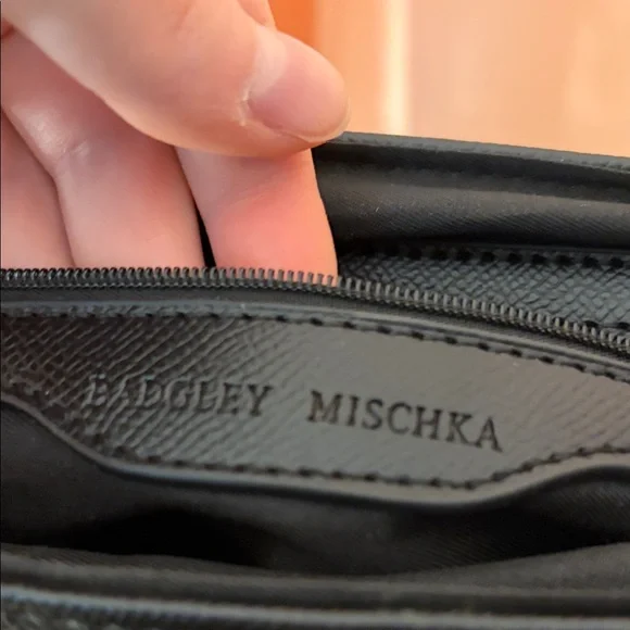 Badgley Mischka Black Crossbody Bag - Picture 6 of 6